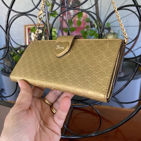 GUCCI Gorgeous Gold Leather Wallet W/Chain, Box. - Picture 15 of 16